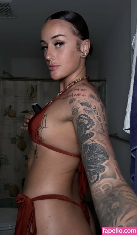 MsTattedbuckets nudes star pic