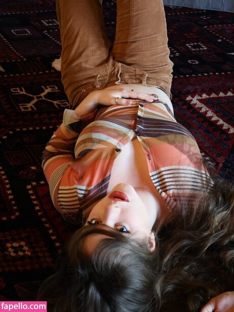 Isabella Ardley star sexy photos