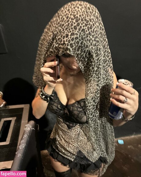 Trinity Manaj pretty star image