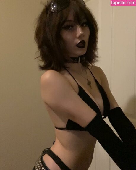 Trinity Manaj star art gallery