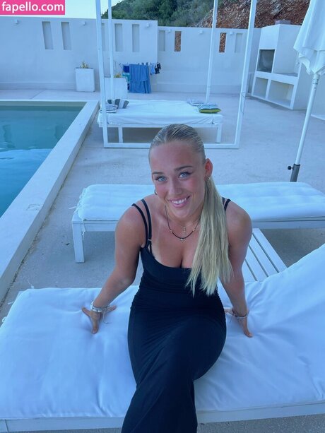 Julie Jorde perfect model image