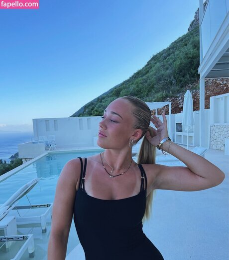 Julie Jorde hot star pictures