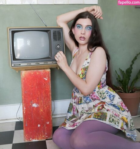 HeyMissTeacher model beautiful pic