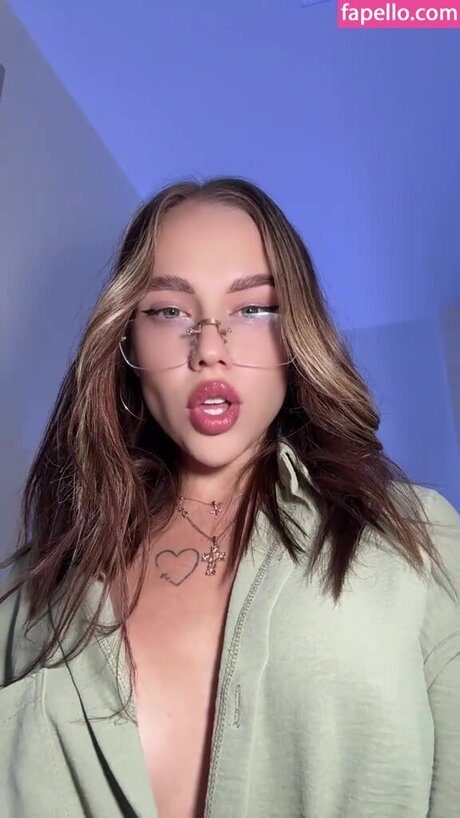 Dasha Grivina high quality model images