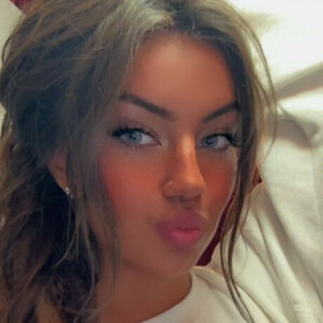 Honeyxxo model porn pic