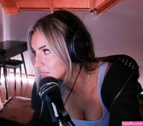 Honeyxxo art model galleries