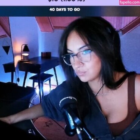 Honeyxxo pornstar hd image