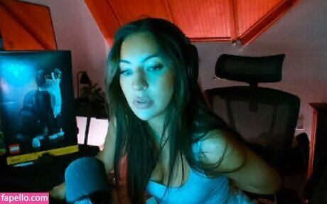 Honeyxxo sexy star image