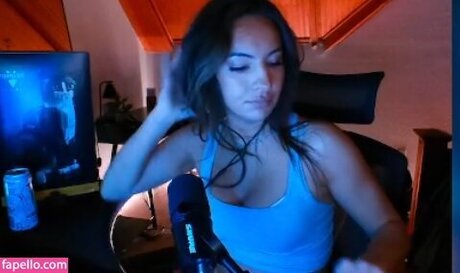 Honeyxxo pretty model image