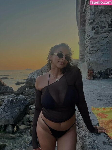 Debora Bloise pretty model images