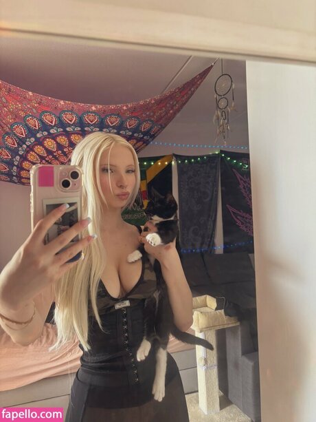 pikkukiiaaa sex star photo