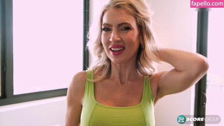 Gigi Dior naked star pictures