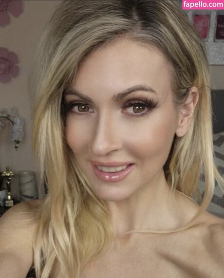 Gigi Dior top pornstar photos