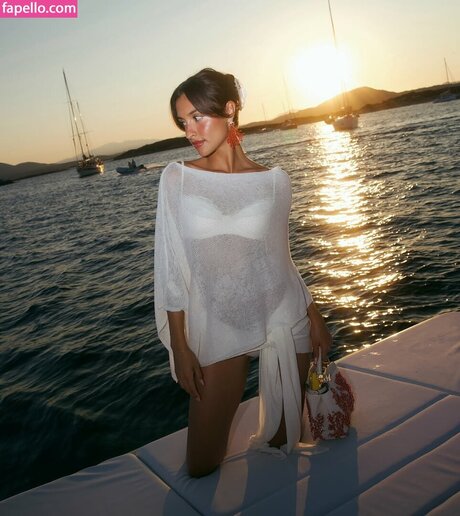 Alexandra Saint Mleux sex model images