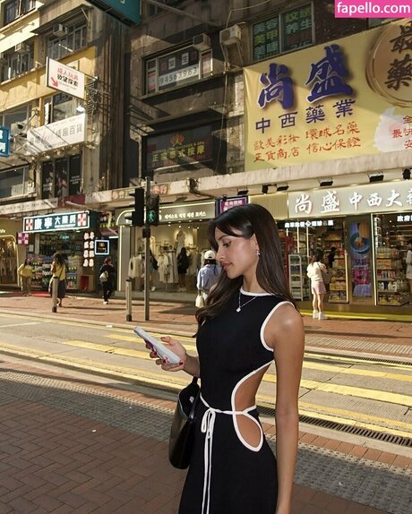 Alexandra Saint Mleux best star picture