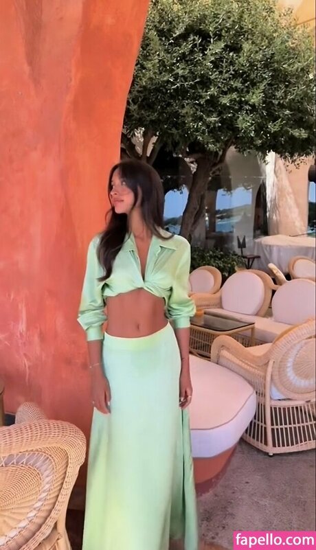 Alexandra Saint Mleux best model galleries