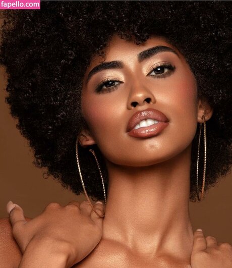 Jasmine Chola top actress photos