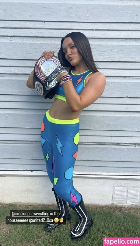 Izzy Moreno beautiful pornstar pictures