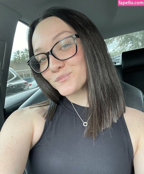 Izzy Moreno erotic actress photos