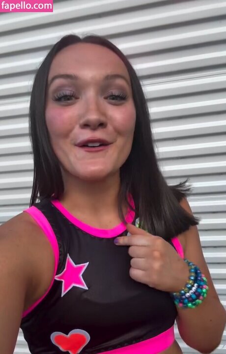 Izzy Moreno model art photos