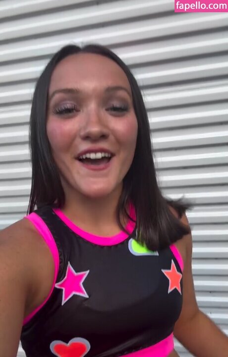 Izzy Moreno nice model picture