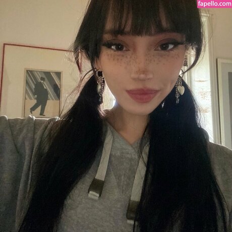 Eieniffy pornstar erotic photo