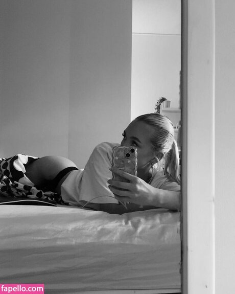 Neea Kuosmanen best model image