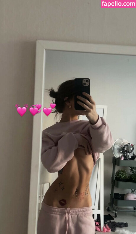 Neea Kuosmanen erotic star img