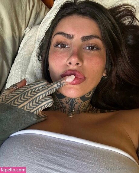 sophiewrenn model photo