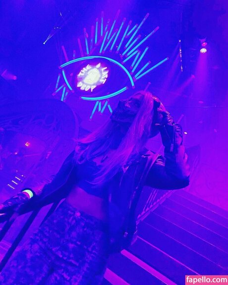 Brizzy Voices nude pornstar archive