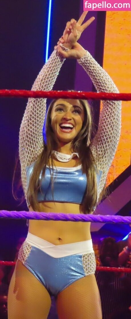 Wren Sinclair nude model img