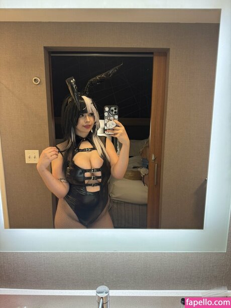 Saltedfishcakes art actress pics