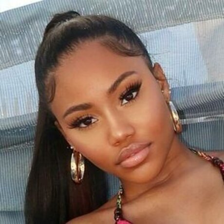 Supa Peach naked pornstar picture