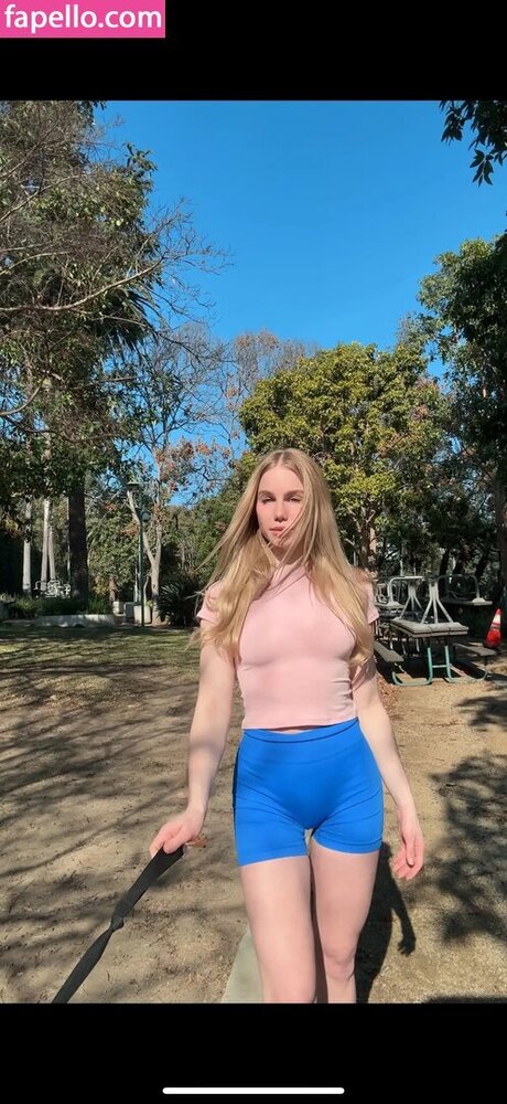 Colette Cherry model naked photo