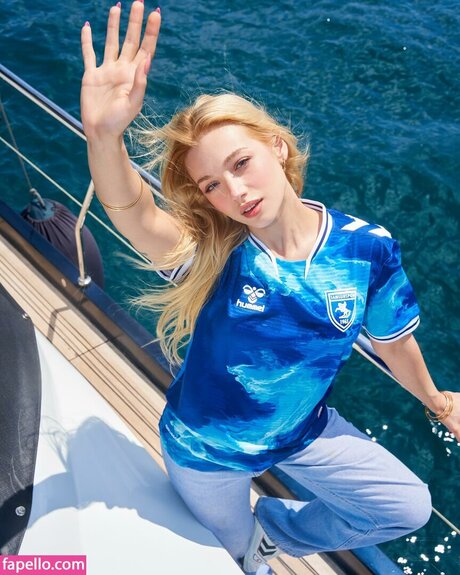 Duygu German hd star photo