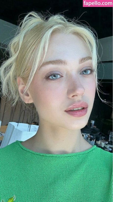 Duygu German pretty model pictures