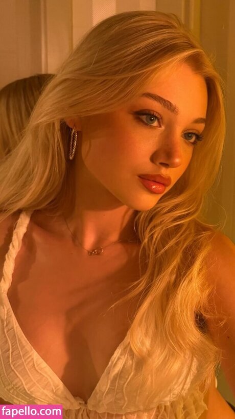 Duygu German model hd images