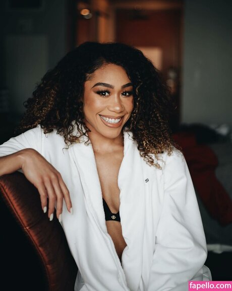 Alycia Baumgardner best model pictures