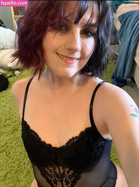 Msvioletvixxen nude actress photo