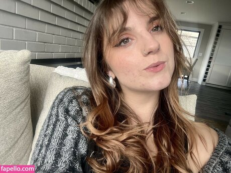 Msvioletvixxen porn model images