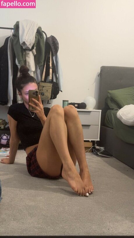 Elisha Walbyoff model nudes images