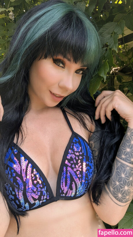 Chloe Drinkwater model sexy images