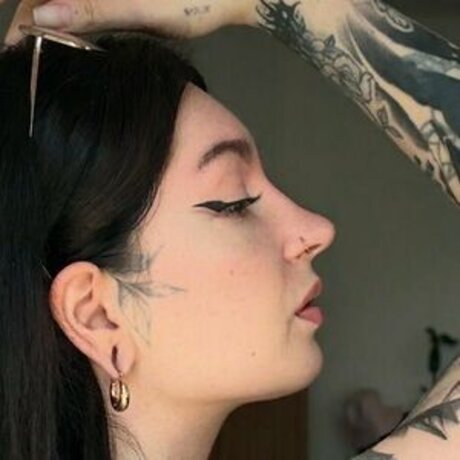 Kiras note free actress pic