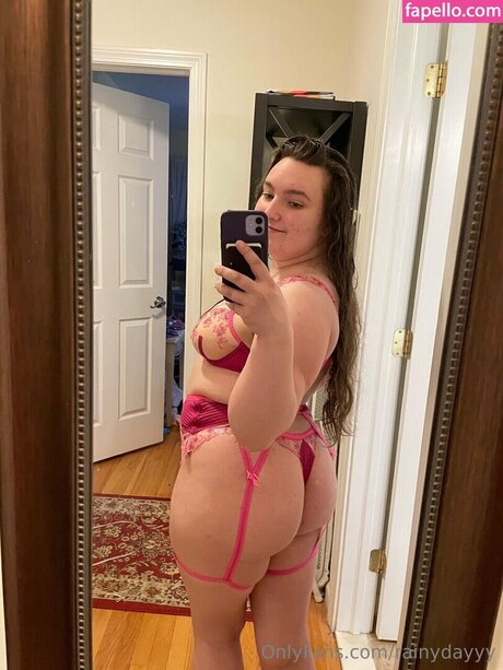 Rainydayyy3 pornstar galleries