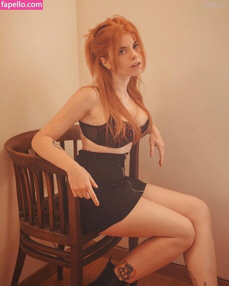 Lucilla Jiggly sexy model archive