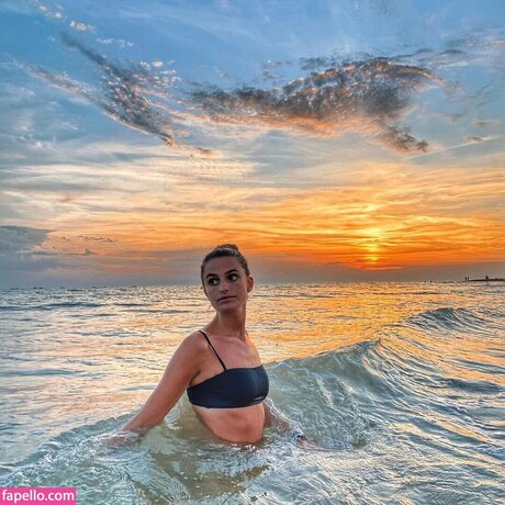 Thea GS model nudes pics