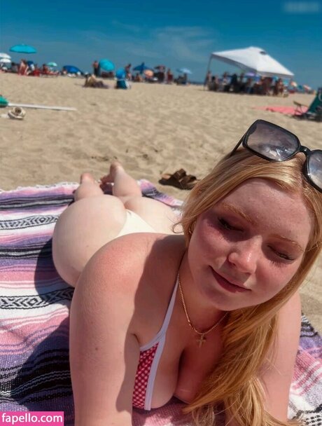 Sadie Stone pretty star pictures