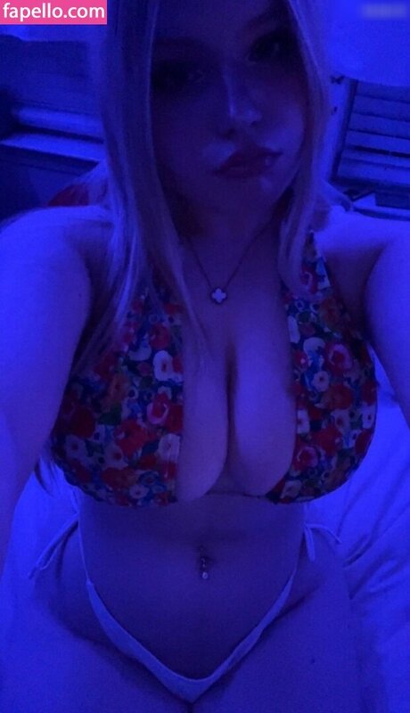 Sadie Stone model hot image