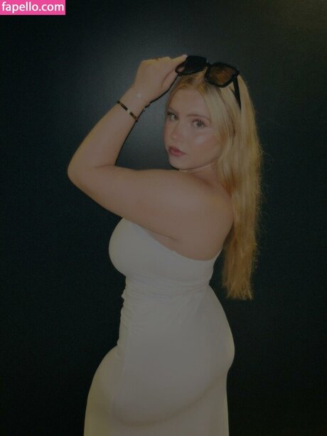 Sadie Stone xxx model image