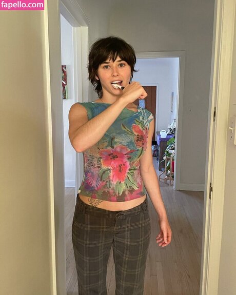 Ruby Cruz model art photo